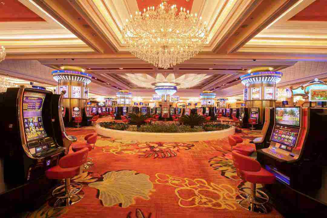 Star Vegas International Resort and Casino có thiết kế với tone cam đặc trưng của Campuchia 