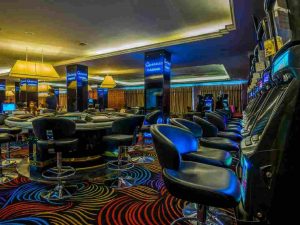 Queenco Hotel and Casino song bac sang trong